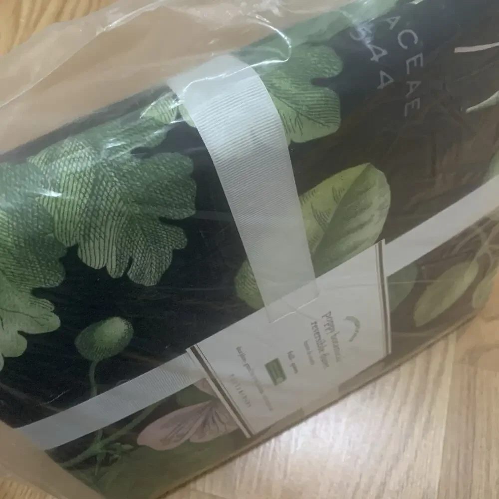 Pottery Barn Poppy Botanical Reversible Duvet Queen Full Foundations